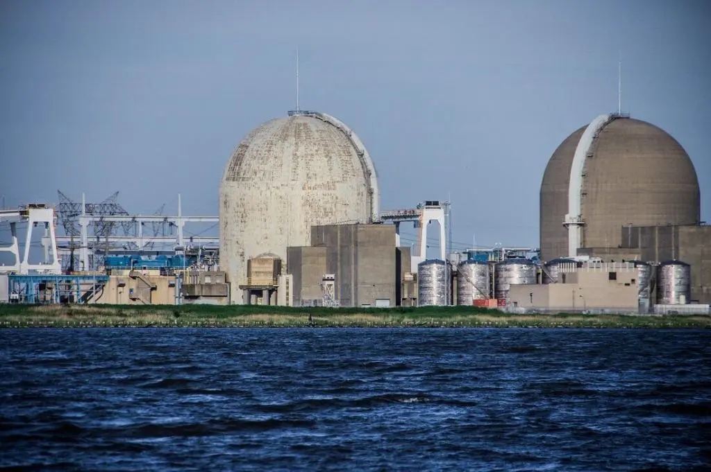 Salem Nuclear Reactor Plant